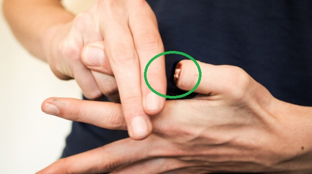 How to do Thumb tricks